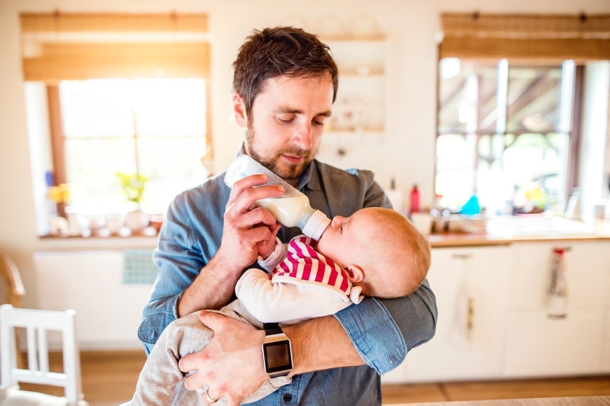 Cada vez más padres se implican en el cuidado de sus hijos Cada vez más padres se implican en el cuidado de sus hijos