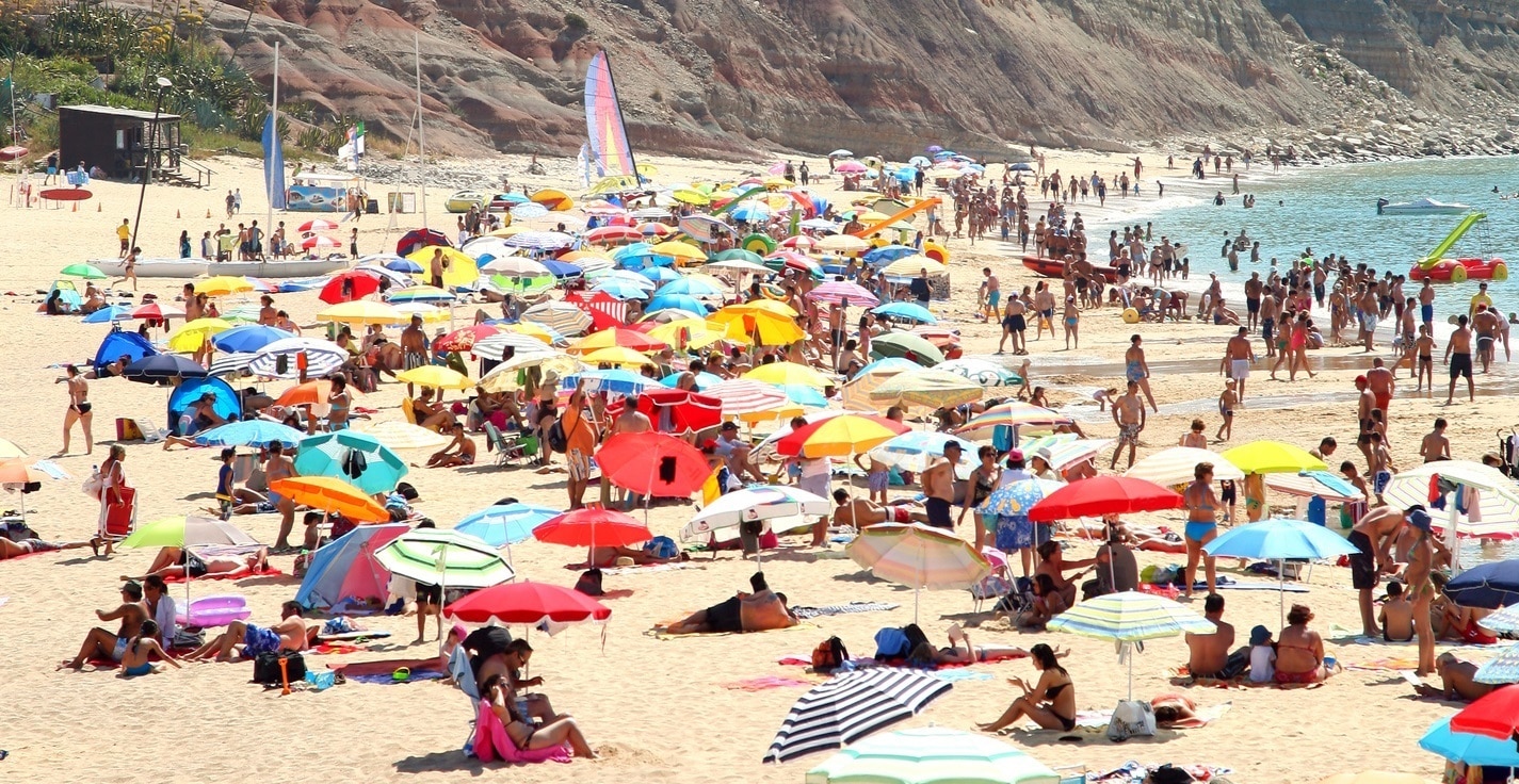 Consejos para evitar que el niño se pierda en la playa. Consejos para evitar que el niño se pierda en la playa.