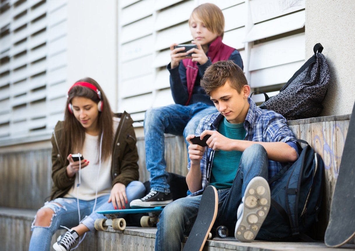 Las vacaciones pueden ser perfectas para reducir el consumo de los moviles. Las vacaciones pueden ser perfectas para reducir el consumo de los moviles.