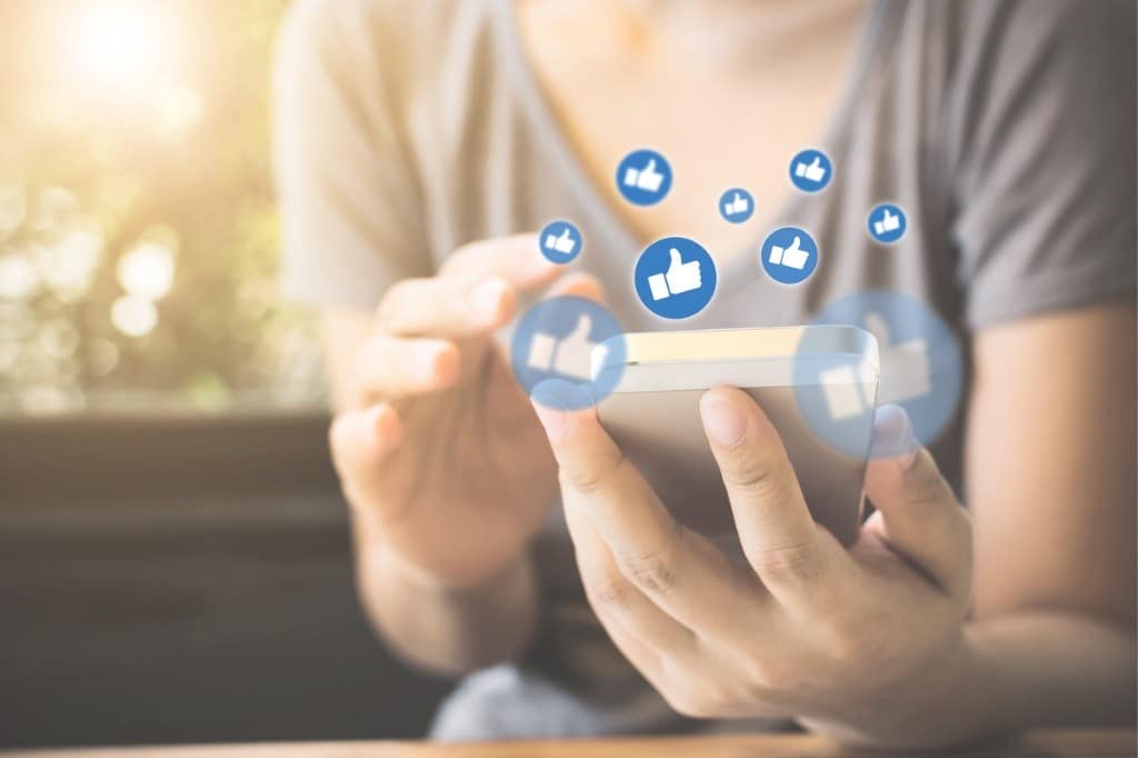 Redes sociales a partir de los 14 años, la opinión de la mayoría de padres. Redes sociales a partir de los 14 años, la opinión de la mayoría de padres.