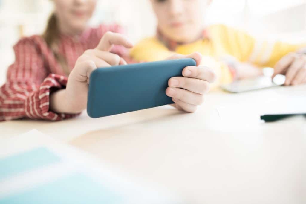 Las nuevas tecnologías han cambiado la forma de desarrollo en los niños. Las nuevas tecnologías han cambiado la forma de desarrollo en los niños.