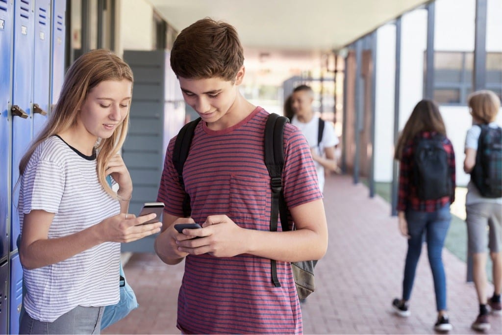 Las consecuencias del uso de smartphones en clase, a examen. Las consecuencias del uso de smartphones en clase, a examen.