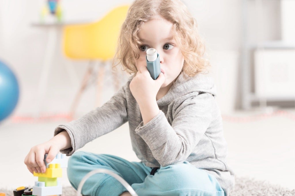 Cómo evitar confundir el coronavirus con otras afecciones respiratorias Los síntomas del asma pueden ser confundidos con los del coronavirus. Aprende cómo diferenciarlos.