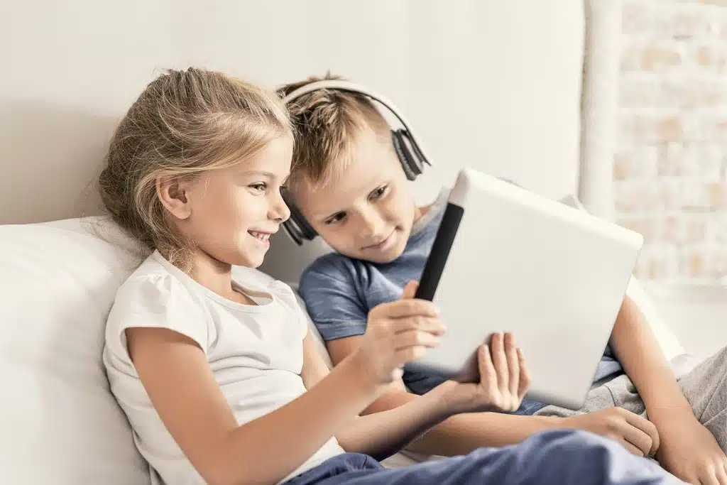 Hablemos en imagen, la importancia del audiovisual para tus hijos El lenguaje audiovisual tiene una gran importancia en el desarrollo de los mas pequeños.