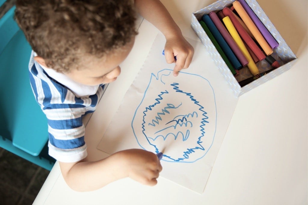 Garabateo en niños, la importancia de estos primeros dibujos en el desarrollo El garabateo es un ejemplo del desarrollo de los más pequeños.