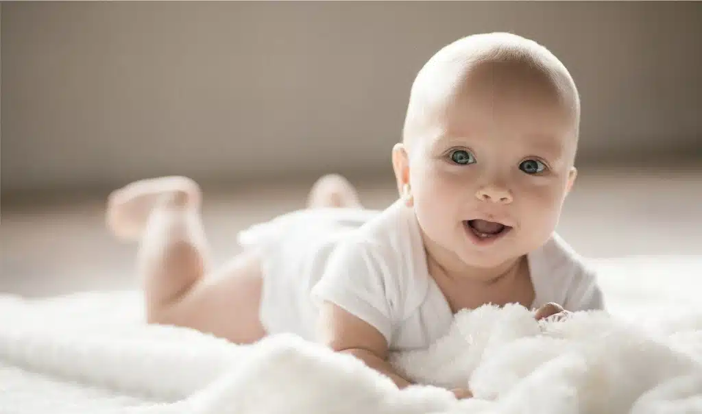 Las 7 claves que no te contaron sobre el primer diente de tu bebé Esto es todo lo que debes saber del primer diente de tu hijo.