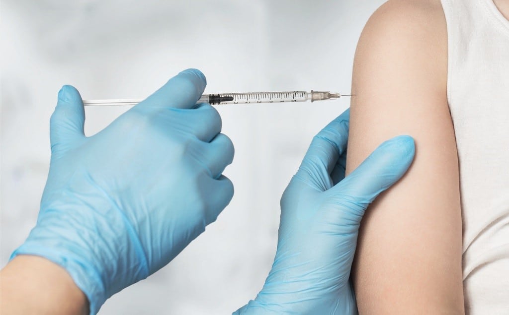 Cómo ayudar a tus hijos a prevenir los bulos contra las vacunas Estas son las claves para detectar y evitar bulos sobre las vacunas.