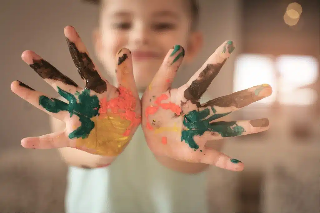 10 manualidades para un verano divertido, y en familia Este verano es el mejor momento para el desarrollo de determinadas habilidades a través de manualidades.