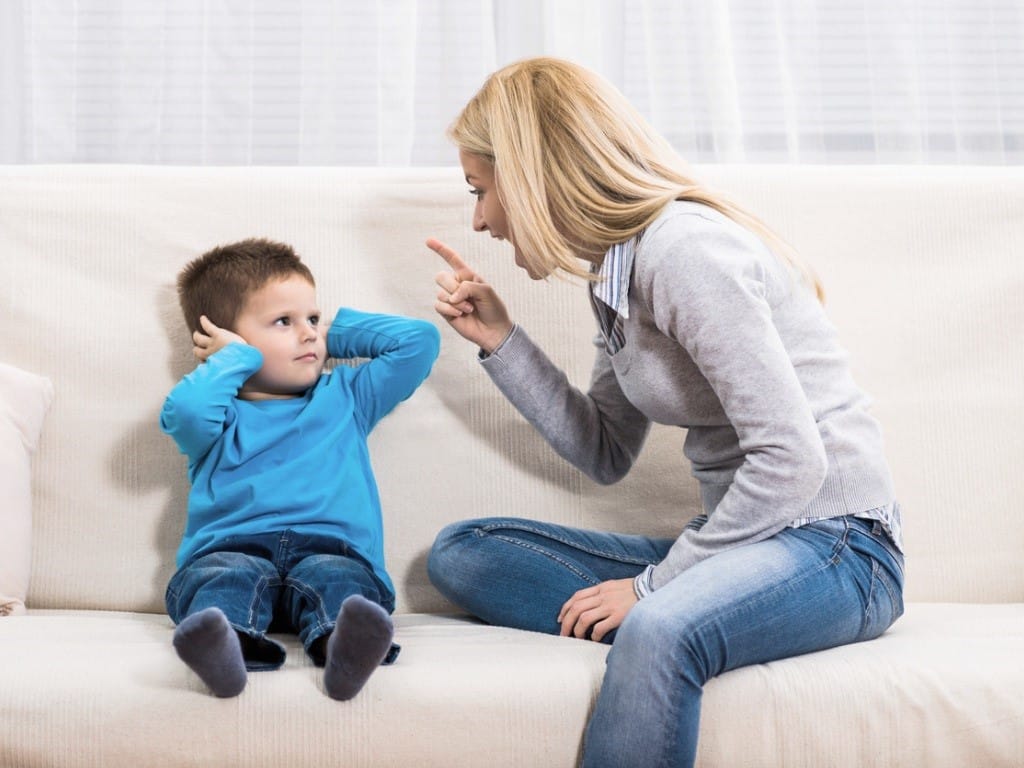 ¿Qué es el gaslighting y por qué es peligroso para el desarrollo de tus hijos? El gaslightin puede ser muy peligroso para el desarrollo de la autoestima de tus hijos.