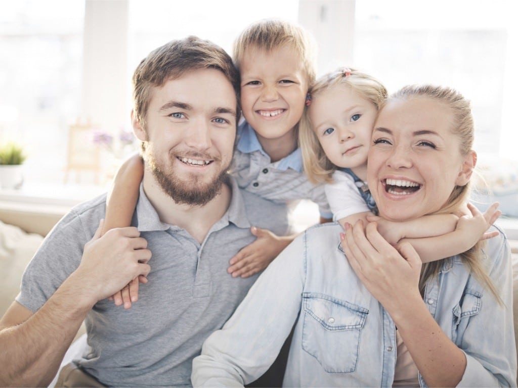 Parentalidad positiva, qué es y cómo desarrollarla La parentalidad positiva apuesta por un modelo de crianza en el que el cariño sea la base.