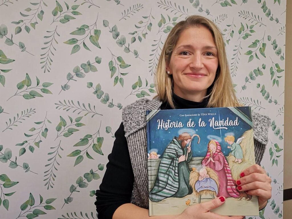 Tina Walls convierte en oración la ilustración