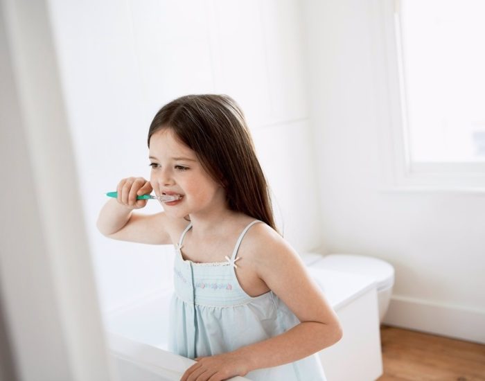 03/03/2014 Dientes sanos, hábitos de higiene para niños.

salud bucodental debemos cuidarla desde la infancia. En el momento en que aparecen los primeros dientes de leche en el bebé es fundamental tomar medidas higiénicas para prevenir caries y otros problemas.

SOCIEDAD
IMG IMAGE