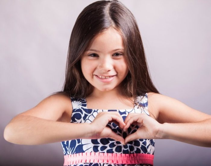 16/12/2014 Pautas para cuidar la salud del corazón.

enfermedades cardiovasculares constituyen la primera causa de muerte en los países ricos, por encima incluso del cáncer, y van camino de serlo en los demás. Por eso su prevención -o como prefiere afirmar el director del Centro Nacional de Investigaciones Cardiovasculares (CNIC),  el doctor Valentín Fuster- la promoción de comportamientos saludables, debe ocupar un destacado puesto en la agenda de la salud pública.

SOCIEDAD
THINKSTOCK