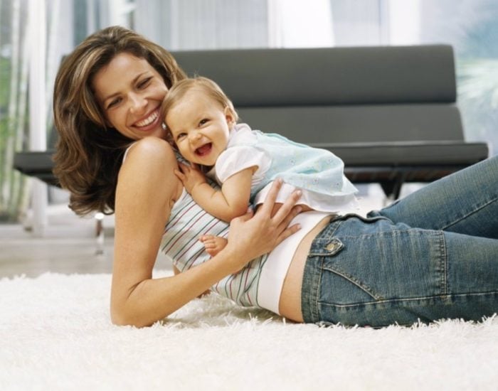 09/07/2015 Baby girl (6-9 months) sitting on reclining mother, laughing, portrait
ESPAÑA EUROPA MADRID SOCIEDAD
THINKSTOCK