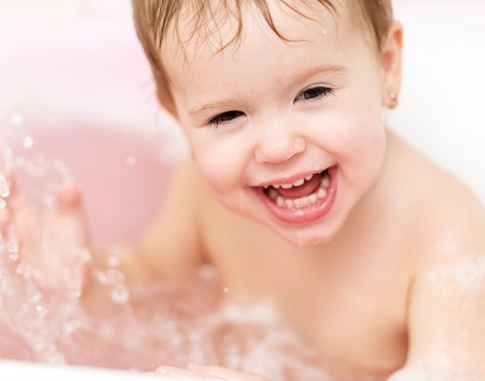 01/12/2015 Dermatitis atópica, decálogo para tratarla.

dermatitis atópica es una de las afecciones dermatológicas más frecuentes que afecta al 30% de los menores y al 10% de los adultos de la población española. los Bebés  y niños son los más propensos a padecer esta afección que tiende a desaparecer con la edad.    La descamación, las lesiones y el picor intenso son los síntomas más comunes que provocan molestias y alteran las horas de descanso.

SOCIEDAD
THINKSTOCK