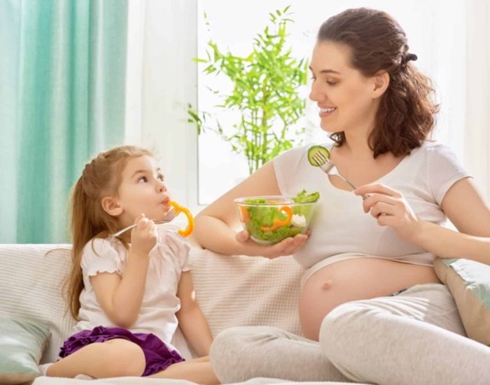11/03/2016 La nutrición en el embarazo.

hace tiempo, los especialistas reconocen el efecto positivo y beneficioso de una nutrición apropiada durante el embarazo, sobre la salud del bebé lactante, de la que también se beneficia la madre. La nutrición materna, y posiblemente la nutrición paterna, antes de la concepción, afectan a la salud del recién nacido.

SOCIEDAD
THINKSTOCK