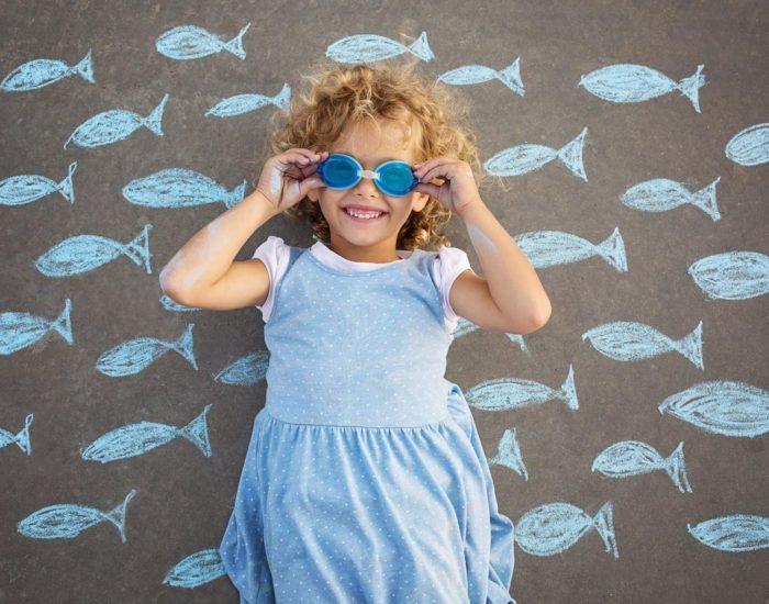 13/02/2017 Ideas para ayudar al desarrollo de la creatividad infantil.

uno de nuestros hijos cuenta ya desde el momento de nacer con todo lo necesario para desarrollar una gran creatividad. Simplemente, y por ejemplo, tenemos unos ojos para mirar, unas manos para tocar y poder alcanzar los objetos y una insaciable curiosidad. Con este bagaje y con una incipiente capacidad intelectiva a partir de los 6-7 años, nuestros hijos.

SOCIEDAD
ISTOCK