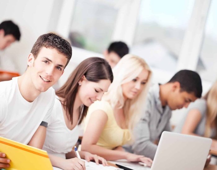 16/06/2017 La mayoría de los preuniversitarios con mejor nota afirman no tener suficiente información para decantarse por una carrera u otra.
SOCIEDAD
ISTOCK