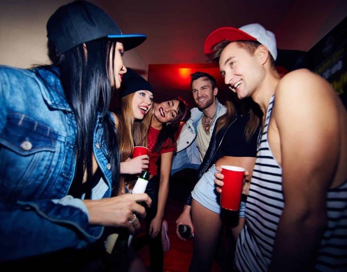 13/10/2017 Pasar la época universitaria únicamente de fiesta afecta a la posibilidad de encontrar trabajo en el futuro.
SOCIEDAD
ISTOCK