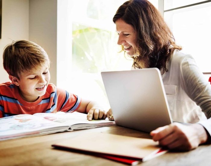 06/04/2016 Si quieres a tus hijos, no les hagas los deberes
POLITICA SOCIEDAD
ISTOCK