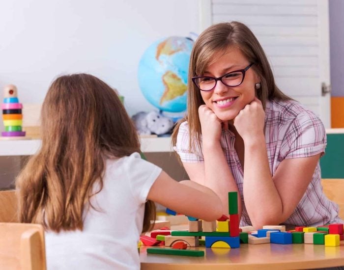 10/11/2017 Los padres y el juego de sus hijos.

beneficios del juego en el aprendizaje no implican que sea una actividad de uso exclusivamente escolar.

SOCIEDAD
ISTOCK