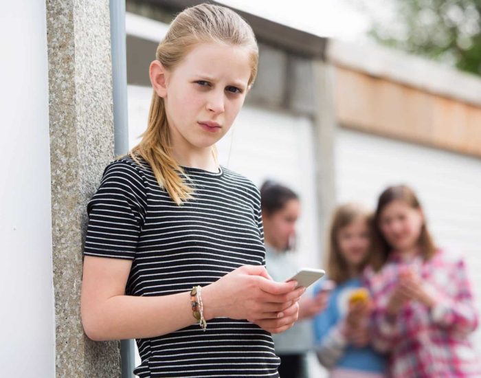 01/03/2018 Así es el perfil del agresor del bullying.

bullying se caracteriza por agresiones físicas y/o psicológicas, con una alta carga de violencia, ya sea mediante el empleo de la fuerza, intimidación o humillaciones constantes, continuas y duraderas en el tiempo.

SOCIEDAD
ISTOCK