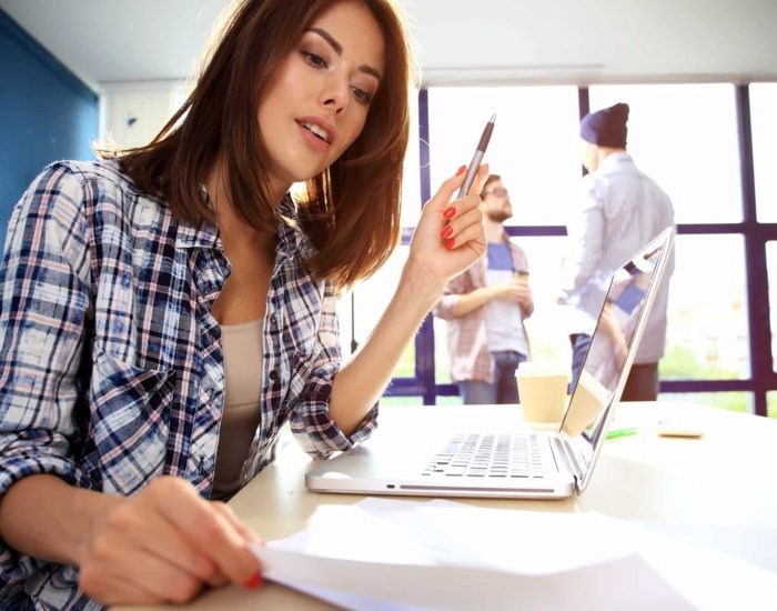 06/03/2018 8 De Marzo: Día De La Mujer Trabajadora.

un problema. Es evidente. Porque si existe el día de la mujer trabajadora, si lo celebramos, si llenamos los medios de comunicación de contenidos relacionados con esto, si el hashtag permanece una semana anclado en las redes sociales, es porque nos queda mucho por hablar y mucho más por hacer. De eso no cabe duda.

POLITICA SOCIEDAD
ISTOCK