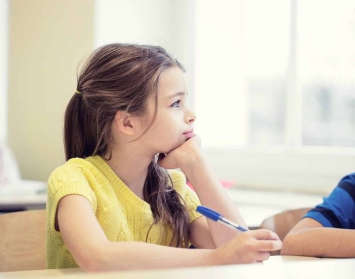 08/05/2018 Las faltas de ortografía pueden suspender un examen.

sin faltas de ortografía es todo un reto hoy en día. Según estudios realizados en los centros de enseñanza de la Comunidad de Madrid, los alumnos de 11 años cometen de media 1 falta de ortografía por cada 16 palabras escritas. Nos alarmamos cuando nuestro hijo no resuelve bien una operación matemática sencilla, como una suma o resta, y por el contrario le quitamos importancia a las faltas de ortografía que cometen, justificando que son pequeños y que ya aprenderán.

SOCIEDAD
ISTOCK