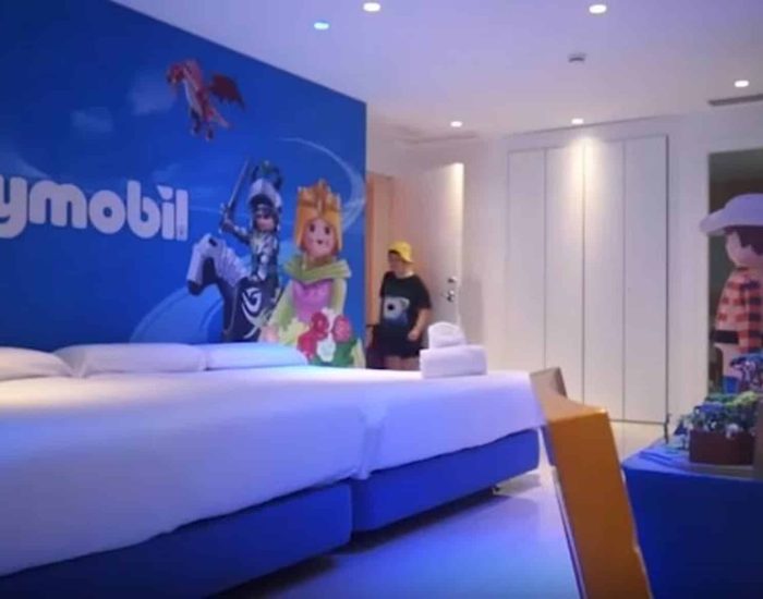 04/07/2018 Con el cole en el Hotel del Juguete.

viajes escolares proporcionan a los estudiantes nuevas oportunidades para el aprendizaje. Son una buena oportunidad paa la convivencia entre compañeros de clase, para aprender a respetar las normas sociales, para crecer en autonomía y para cuidar el entorno, entre otros muchos beneficios.

SOCIEDAD
HOTEL DEL JUGUETE