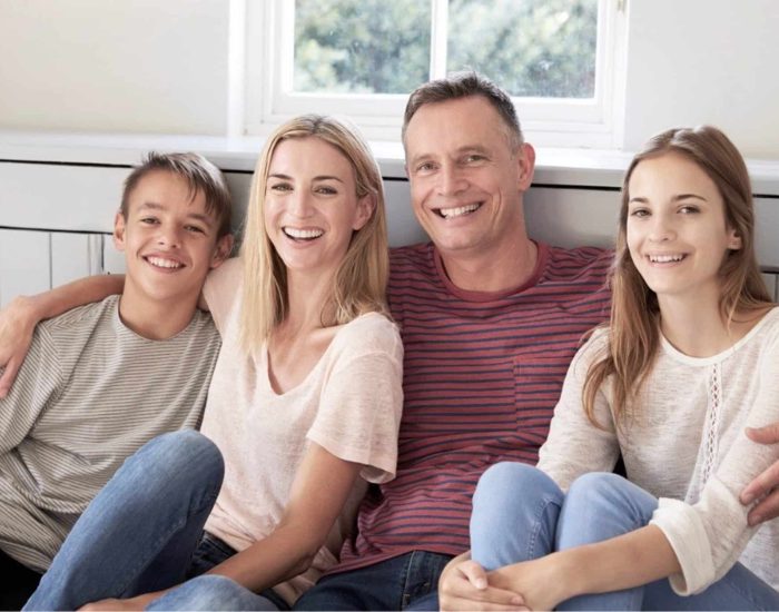 21/07/2018 En familia se puede trabajar por el desarrollo del respeto..

vacaciones y tiempo libre. Un trinomio que puede ser aprovechado de múltiples maneras, desde leer un nuevo libro, jugar de distintas formas e incluso aburrirse para activar la imaginación. Pero estos espacios también pueden ser dedicados a la enseñanza de distintas destrezas que hacen que no han podido desarrollarse en otras épocas del año.

SOCIEDAD
ISTOCK