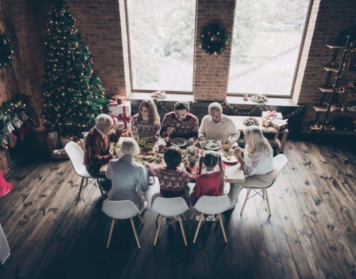 21/12/2018 Juega al Family Play de Hacer Familia.

padres tras ver el anuncio de IKEA se han hecho un firme propósito: ¡conocer a mi familia a fondo! Pero, ¿cómo conseguirlo? En las reuniones familiares de Nochebuena, Navidad, Nochevieja y Año Nuevo tenemos la oportunidad de estar todos juntos sentados a la mesa y es el momento ideal para empezar a conocernos mejor.

SOCIEDAD
ISTOCK