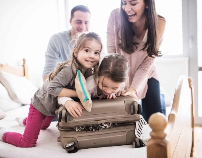 03/02/2019 Los mejores destinos para conocer en familia..

que lee mucho y anda mucho, ve mucho y sabe mucho", decía Miguel de Cervantes. Una frase que expresa que a través de los libros y los viajes, una persona amplía su visión del mundo y sus conocimientos. Visitar otros lugares distintos, o que son interesantes por su patrimonio cultural, merece la pena y contribuye a que los más pequeños puedan tener una visión global de todo lo que puede conocer en la vida.

SOCIEDAD
ISTOCK