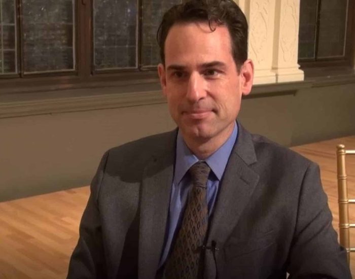 06/05/2019 Entrevista con el neurocientífico John Iversen, neurocientífico de la Universidad de San Diego sobre la música
SOCIEDAD
HACER FAMILIA