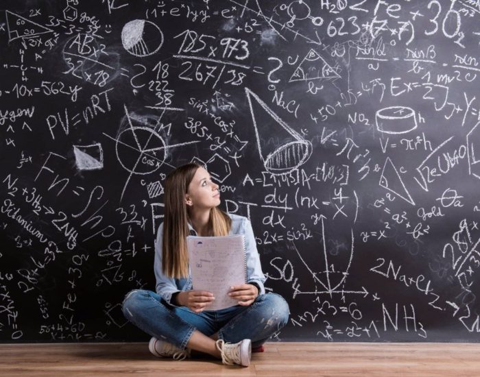 29/08/2019 Los mejores consejos para que los estudiantes afronten una nueva etapa educativa..

vuelta al cole no es igual para todos. Y no solo porque cada alumno afronta el regreso a las aulas de forma distinta, sino porque en algunos casos el estudiante afronta un nuevo ciclo académico. De preescolar a primaria, de aquí a la secundaria y al final, el bachillerato (si se opta por este itinerario). Sin duda, estas rutas suponen importantes cambios que deben afrontarse.

SOCIEDAD
ISTOCK