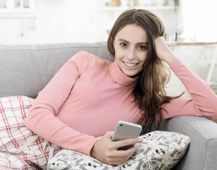 02/10/2019 Los adolescentes y el peligro de las redes sociales.

WhatsApp, Snapchat, Youtube, TikTok, Facebook* estas son algunas de las redes que utilizan actualmente a diario los adolescentes. Se han convertido en su manera de conectar con el mundo y de comunicarse con los demás.

SOCIEDAD
ISTOCK