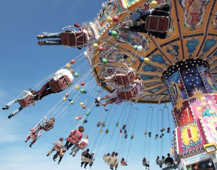 31/10/2019 6 parques de atracciones en Europa perfectos para disfrutar en familia.

quedan ya los días de verano sin obligaciones en los que compartías grandes dosis de diversión en familia bajo el sol. Para que los ánimos no decaigan con la llegada de la época invernal, nada mejor que sacar la agenda y empezar a organizar actividades lúdicas, como por ejemplo una escapada de fin de semana a un parque de atracciones, una apuesta segura para el disfrute de pequeños y mayores con la que seguir acumulando buenos recuerdos familiares.

SOCIEDAD
ISTOCK