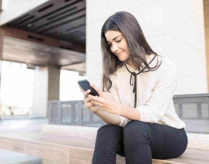05/11/2019 Estos son algunso errores que cometemos todos cuando nos relacionamos en las redes sociales.

Twitter e Instagram están entre los 10 sitios web más visitados del mundo, según indican los últimos informes. Aunque miles de millones de personas pasan miles de horas todos los días en estas plataformas de redes sociales, muchos no consideran que esta actividad entrañe riesgos. El riesgo proviene de las actividades despreocupadas que todos realizamos en ocasiones online cuando nos olvidamos de nuestra privacidad.

SOCIEDAD
ISTOCK