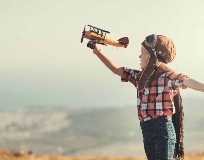 09/11/2019 Los juguetes entre los niños españoles tienen una vita útil de una semana..

juego es una de las actividades más importantes en el desarrollo de los más pequeños. Muchas son las formas de practicarlo, desde divertidas manualidades hasta el uso de juguetes. En este último sentido, hay varias opciones, desde artilugios que ofrecen un reto al intelecto de los niños, hasta reproducciones de sus superhéroes preferidos o figuras de todo tipo.

SOCIEDAD
ISTOCK