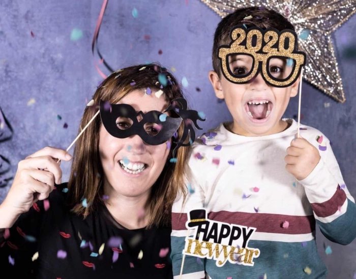27/12/2019 Nochevieja con niños: planes originales para el Año Nuevo.

acerca el cambio de año y llega el momento de pasar un rato divertido en familia poniendo en práctica alguna de las típicas tradiciones que año tras año cada familia prepara con esmero en sus casas para recibirlo de la mejor manera posible.

SOCIEDAD 
ISTOCK