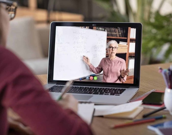 14/04/2020 Ideas para que los niños se tomen en serio las clases online.

a las medidas de confinamiento adoptadas para frenar la pandemia por coronavirus, muchos colegios están ofreciendo clases online a sus alumnos para compensar el cierre de sus puertas.

SOCIEDAD
ISTOCK