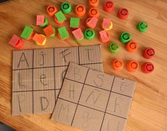 17/06/2020 Manualidades educativas para niños: Bingo de letras. A partir de 4 años..

no es solo una forma de divertirse para los niños, hacer manualidades es la mejor manera de aprender y desarrollar habilidades y actitudes necesarias para los niños. Las manualidades educativas, como el bingo de letras, les ayuda no solo a crear su propio juego, sino a aprender mientras se divierten.

SOCIEDAD
ACTI.KIDS
