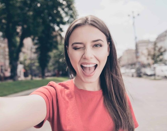 07/09/2020 Respuestas para educar a las chicas adolescentes.

muchos padres, la adolescencia de sus hijas nunca ha sido tan difícil como ahora. La influencia de las redes sociales, las referencias culturales de grupo, las libertades o el libertinajes, han llenado su mundo de confusión en una de las etapas más cruciales de la vida de una persona: la adolescencia.

SOCIEDAD
ISTOCK