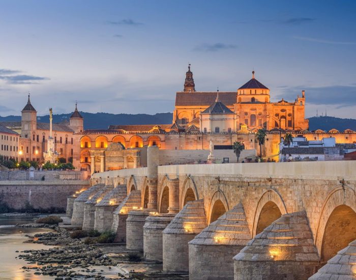 03/12/2014 Córdoba, puente sobre el Guadalquivir.

todo el Patrimonio artístico presente en Andalucía es una amalgama de estilos y culturas diferentes, en Córdoba esta característica se eleva a la máxima expresión, no sólo en su principal emblema, la Mezquita, sino en el aspecto de sus callejuelas y tabernas.

SOCIEDAD
ISTOCK