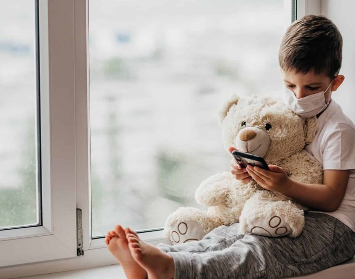 07/05/2020 El aislamiento social es un problema para hacer amigos.

chicos y chicas poseen ciertas dificultades a la hora de hacer amistades o afrontar situaciones sociales. Por lo general, se trata de niños que rara vez traen a casa a amigos del colegio, que prefieren jugar solos la mayor parte del tiempo, que no les suele gustar asistir a fiestas...

SOCIEDAD
GETTY