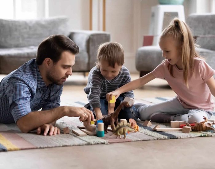 29/09/2019 Actividades didácticas y juegos divertidos, y a la vez, educativos, para disfrutar en casa.

en casa entre hermanos, con los hijos* se ha convertido en el pasatiempo favorito de muchas familias que se han visto obligadas a pasar más tiempo en su hogar debido a la pandemia de coronavirus.

SOCIEDAD
ISTOCK