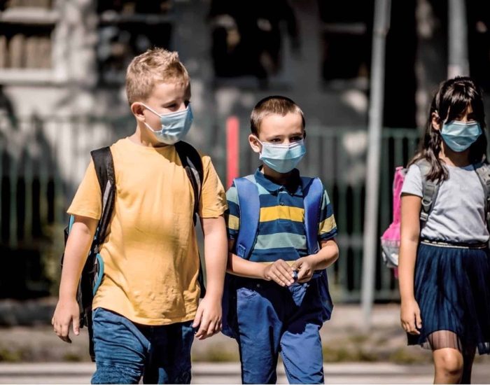 05/11/2020 Retrasar 30 minutos la hora de entrada al colegio podría mejorar las notas..

de cada cinco estudiantes españoles acude a clase con signos de somnolencia. El 29% de los alumnos asegura tener dificultades para mantenerse despierto en clase, según un estudio realizado en la Comunidad Valenciana.

SOCIEDAD
GETTY