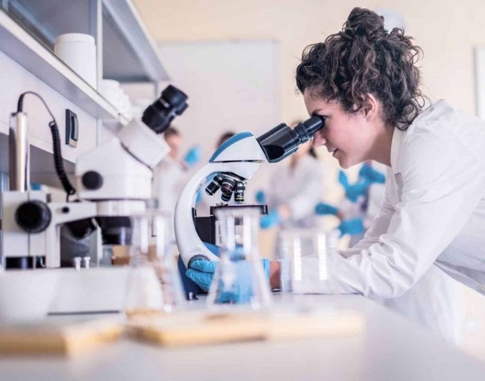 10/11/2020 La importancia de invertir en I+D.

los últimos datos publicados el Instituto Nacional de Estadística (INE), España invirtió en I+D un total de 14.946 millones de euros en 2018, una cifra similar a la de 2008 (14.700), y 883 millones de euros más que en 2017. De esta manera, la tasa de crecimiento de la inversión en I+D se ha situado en el 6,3% interanual, por encima del 6,1% observado un año antes. Se trata de la cuarta tasa de variación positiva consecutiva.

SOCIEDAD
ISTOCK