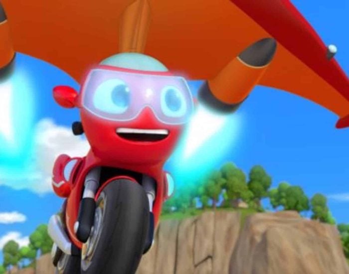 04/12/2020 ¡Ricky Zoom viene zumbando esta Navidad!.

Zoom tiene muchas sorpresas para los niños esta Navidad: nuevos juguetes, episodios en CLAN, su propia revista y hasta motocicletas para que puedan montar los más pequeños.

SOCIEDAD
ENTERTAINMENT ONE