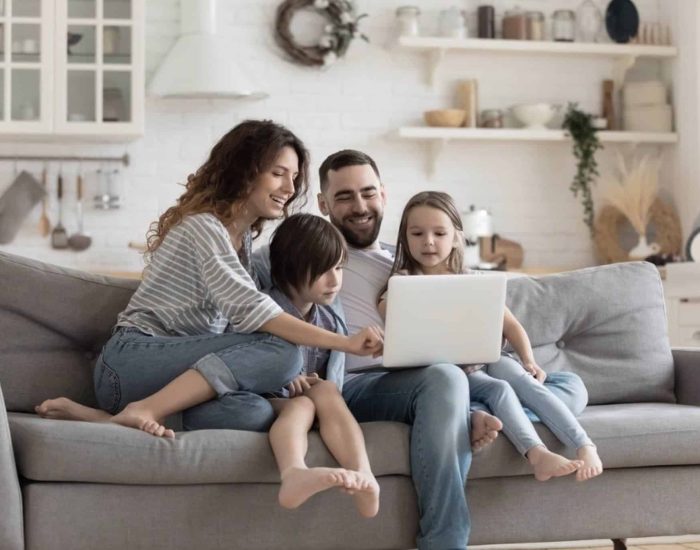 26/01/2021 Planes gratis online 2021 para toda la familia.

a la pandemia de coronavirus que asola el planeta, la recomendación es quedarse en casa. Para que no se nos caigan las paredes encima de puro aburrimiento, vuelven las iniciativas para entrenenerse en casa. Música en directo, teatro, libros, videojuegos... te contamos todo lo que puedes ver gratis y sin moverte del salón.

Actividades Ocio SOCIEDAD
ISTOCK