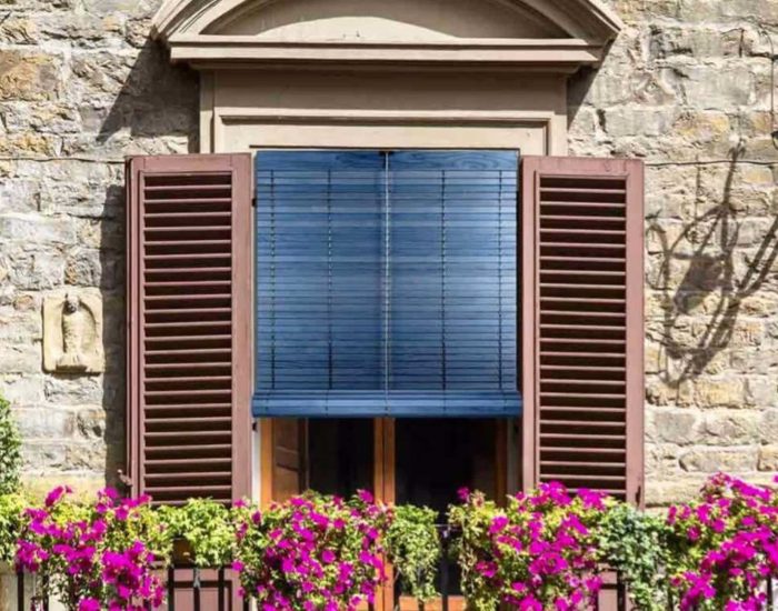 24-05-2021 Claves para elegir las persianas más adecuadas.

elementos mecánicos en el hogar ofrecen el servicio y la utilidad de las persianas. Sirven para protegerte de los rayos del sol, aíslan térmicamente los espacios en donde están instaladas y ayudan a potenciar el ahorro energético. Pero no es un producto homogéneo, sino que por el contrario puedes encontrarte con varios tipos de persianas en función de las necesidades en tu vivienda. Cada una de ellas generará una serie de prestaciones que pueden inducirte a su elección. Contemplamos persianas, enrollables, alicantinas o venecianas, entre algunas de las más representativas.

SOCIEDAD
ISTOCK